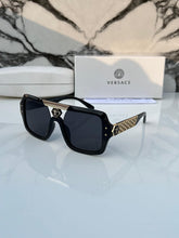 Fashionable Women’s Sunglasses