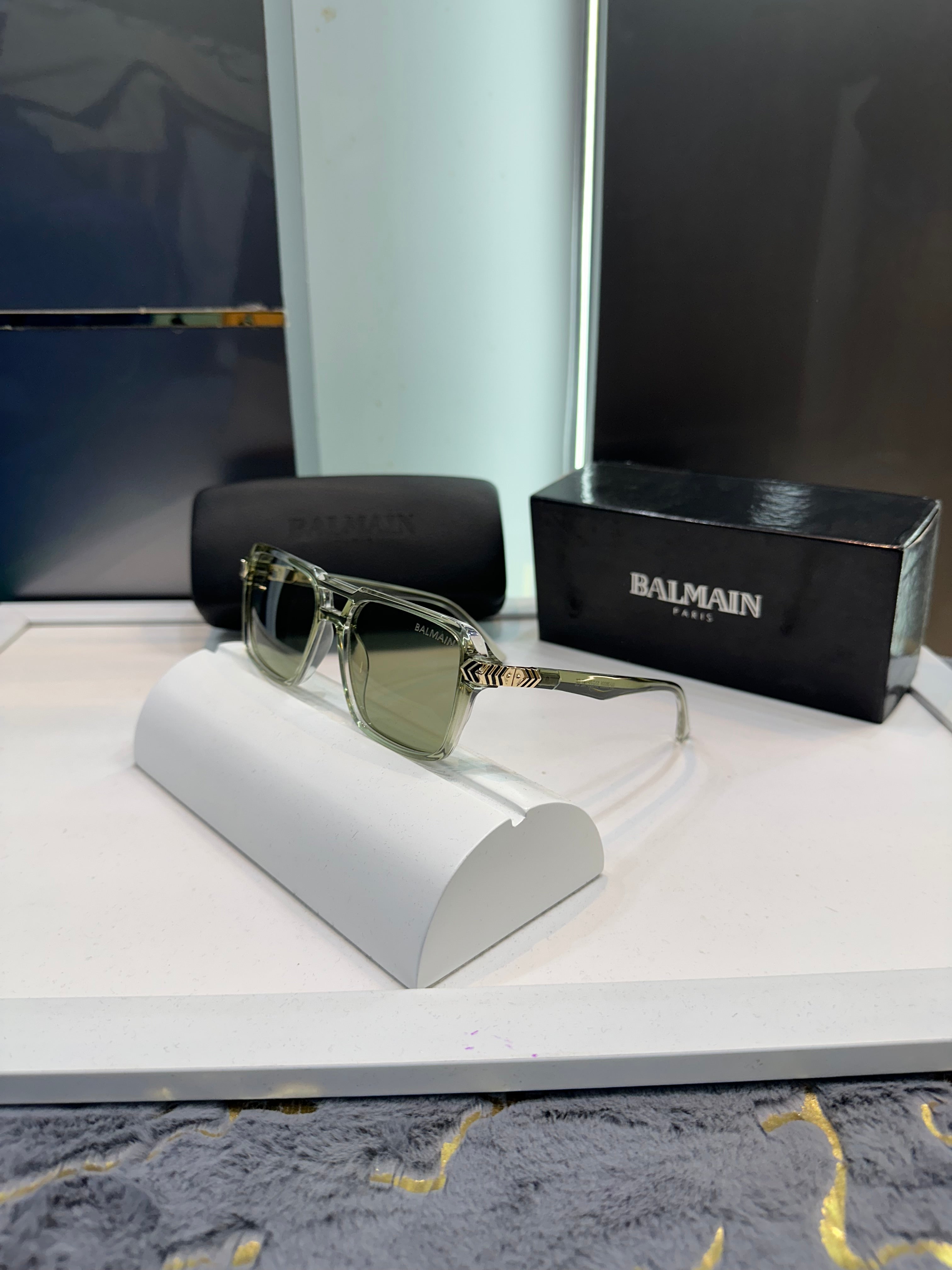 Balmain Paris Green Limited Edition Luxury Shade With Original Packing