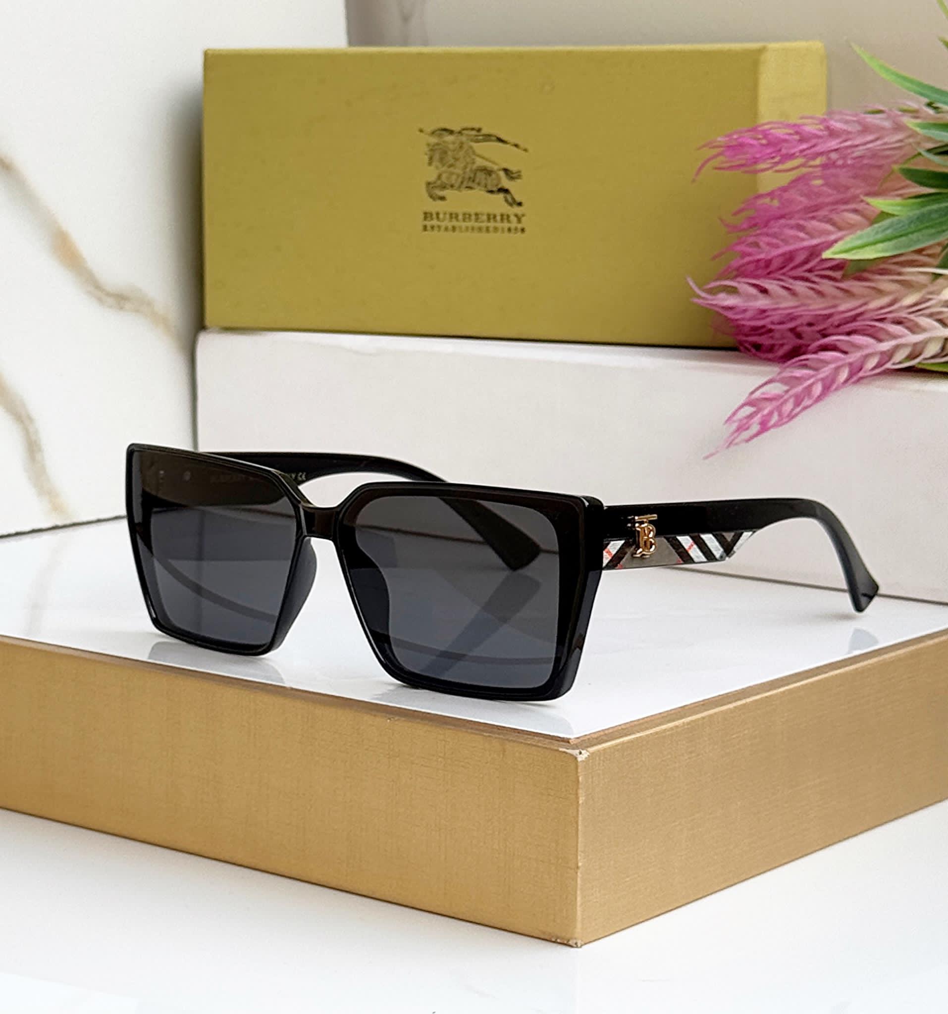 Square Shades with Check Pattern Sunglasses