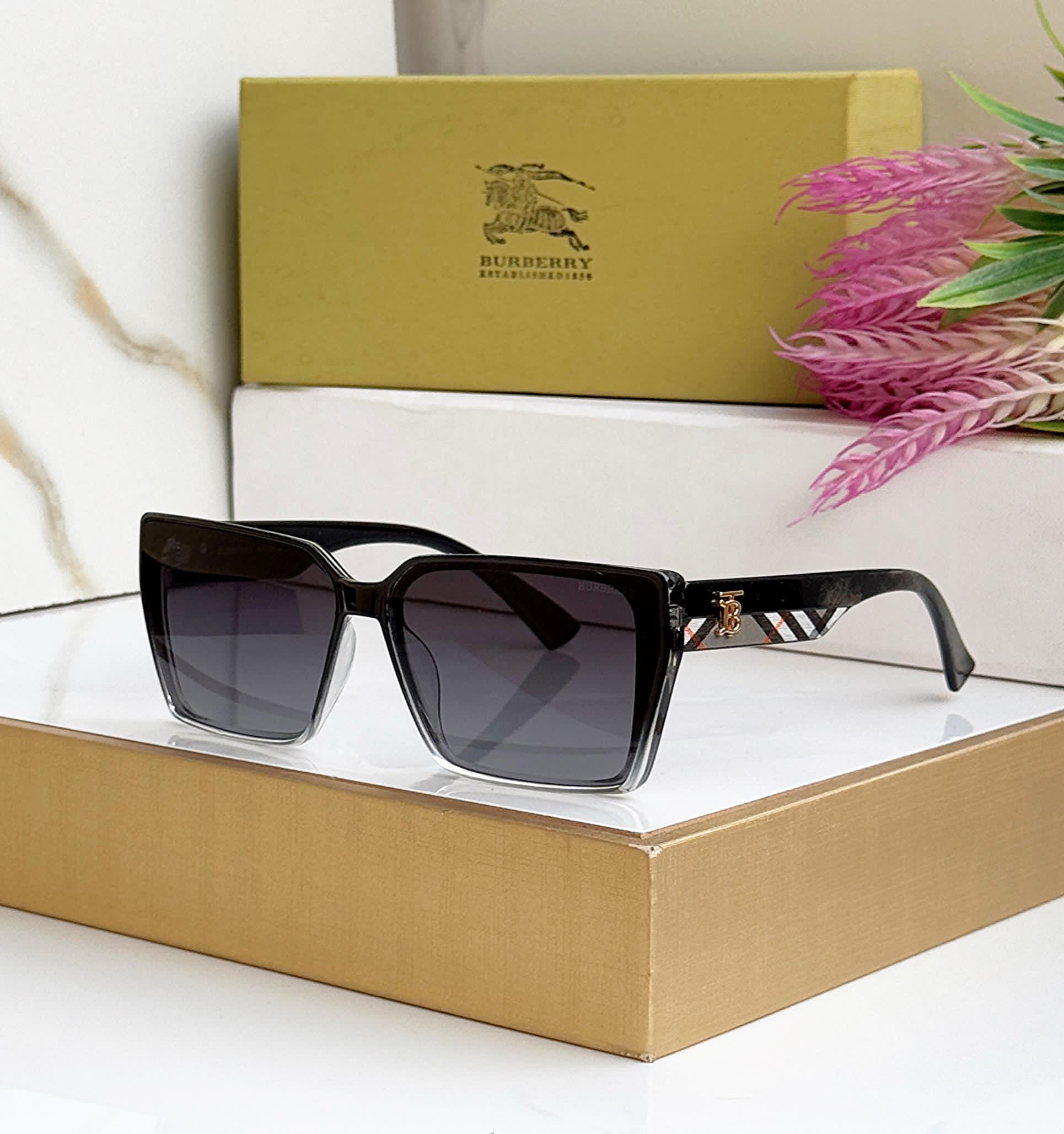 Square Shades with Check Pattern Sunglasses
