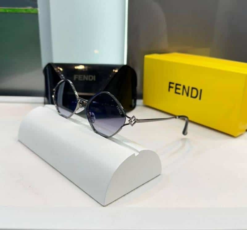 Fendi Silver-Black Designer Shade 492