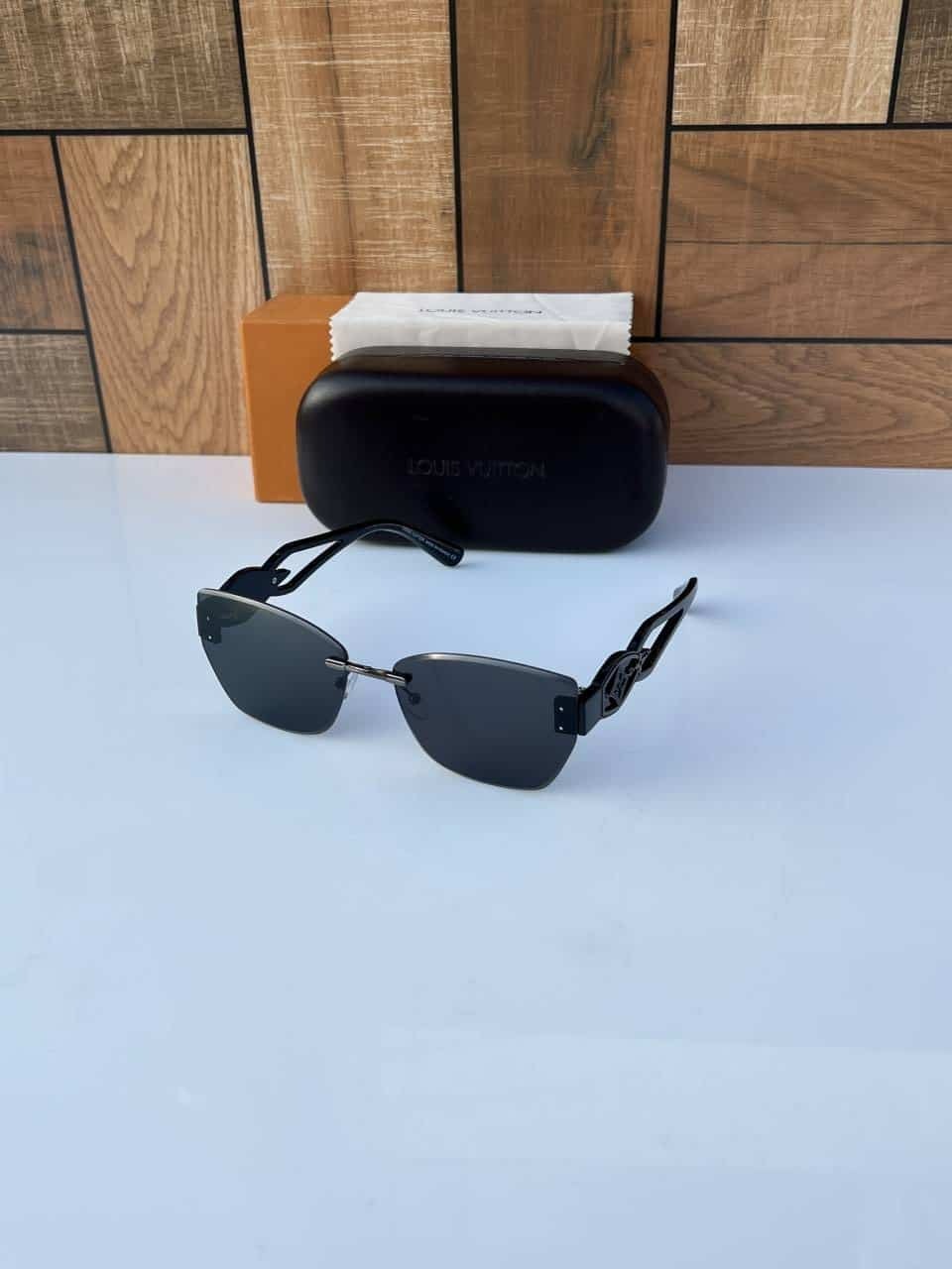 Louis_vuitton_58175_black