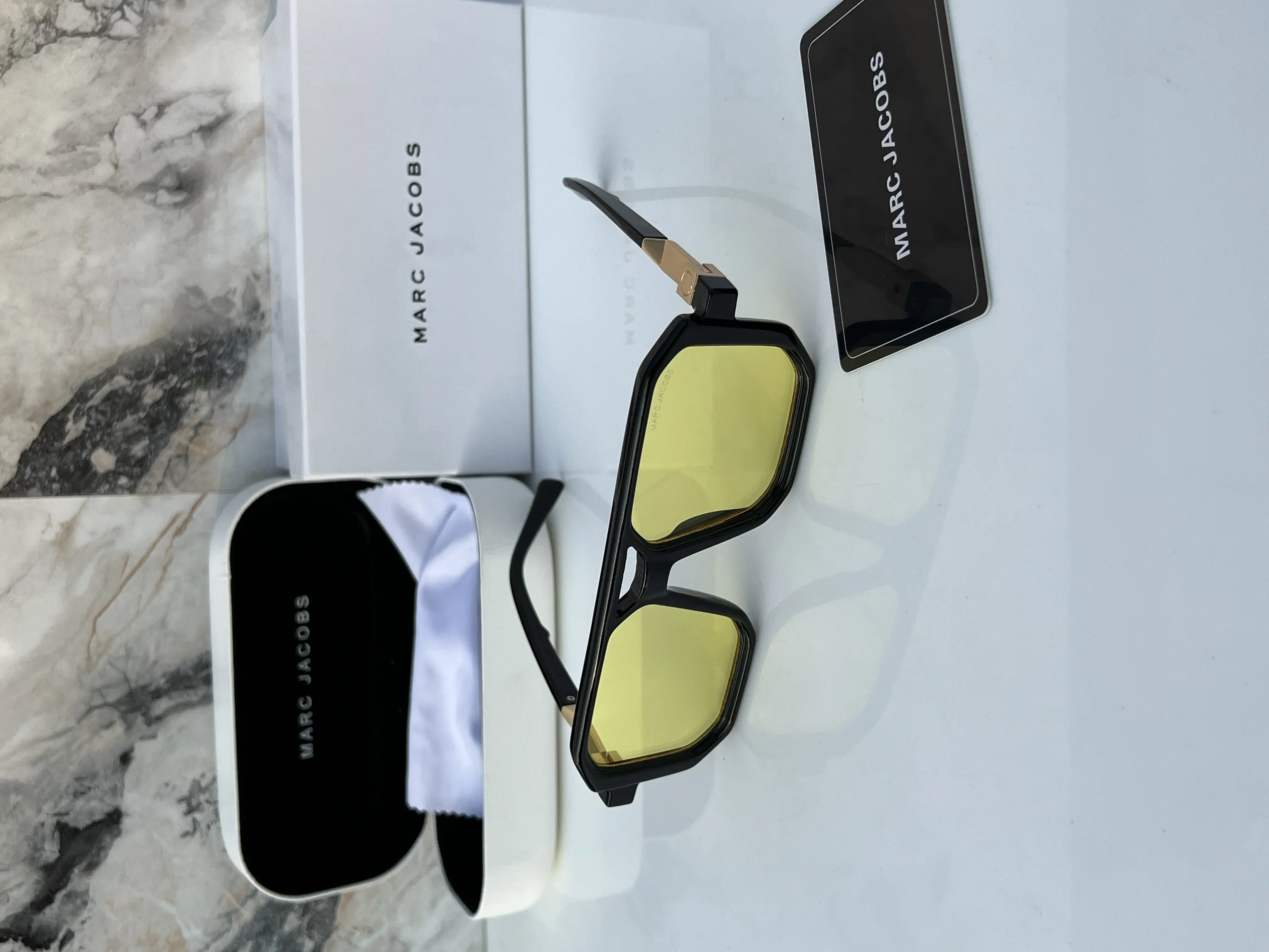 Marc_jacobs_6125_black_yellow