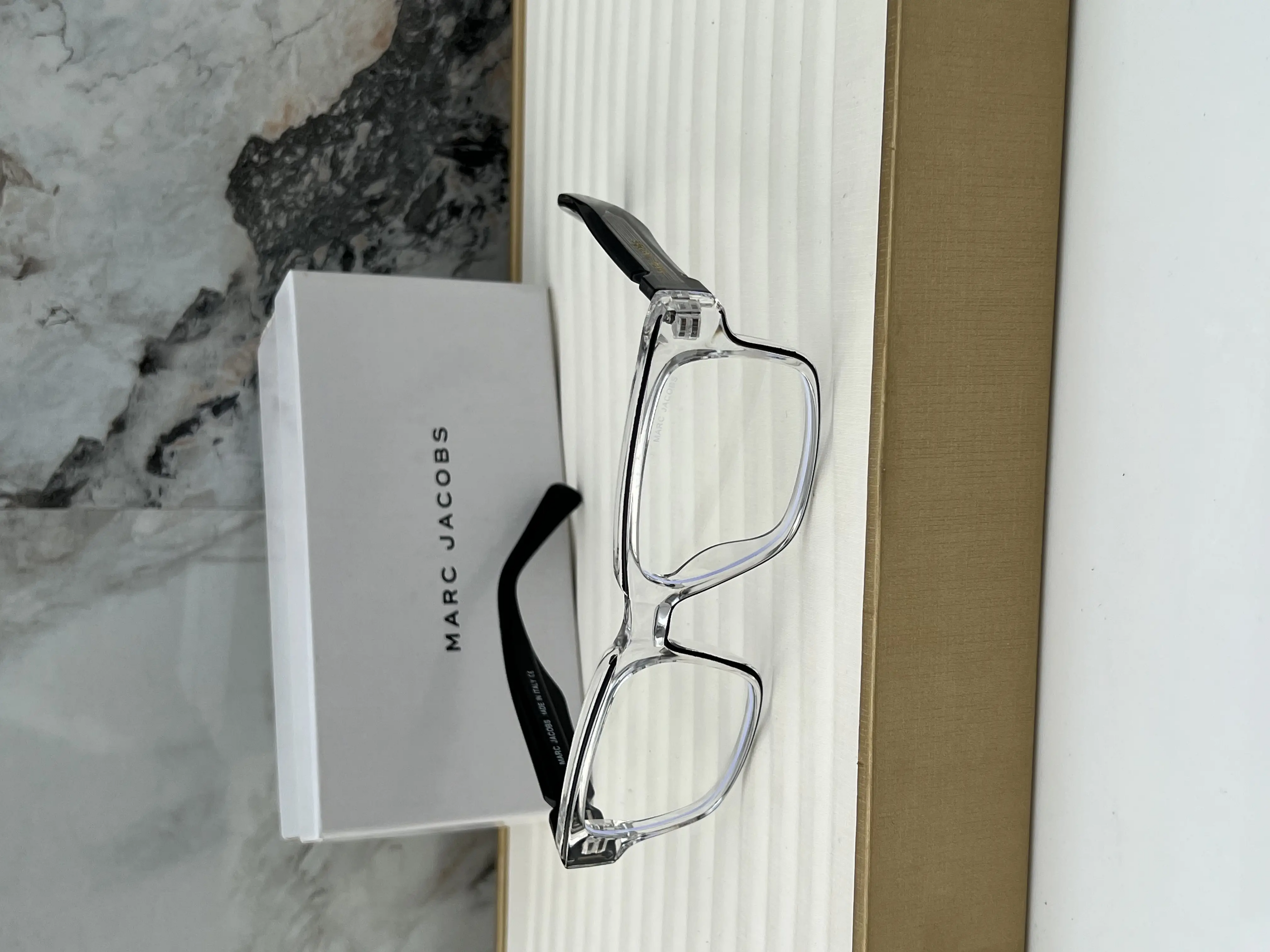 Marc_Jacobs_1117_transparent