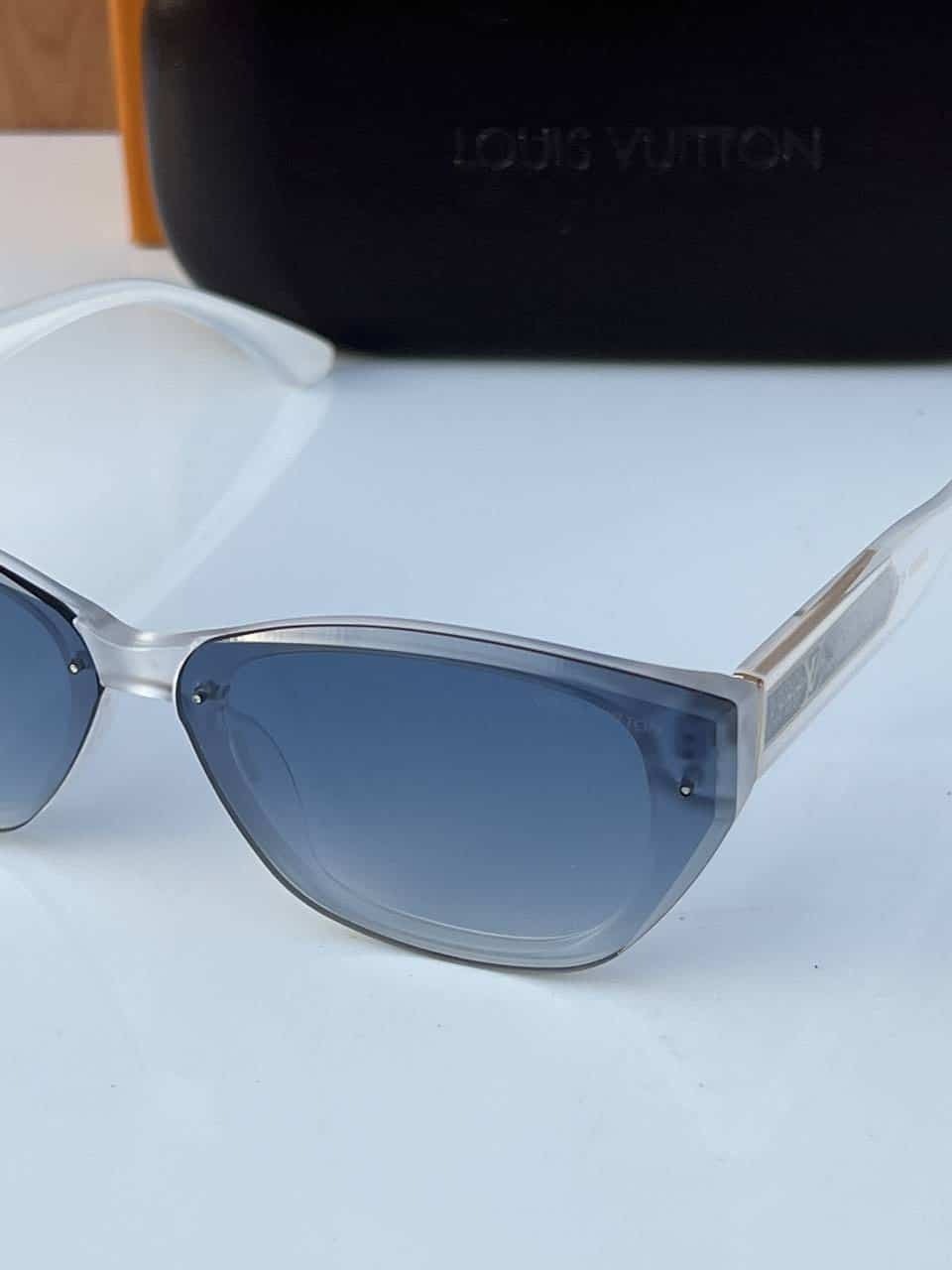 Louis_vuitton_2900_white_blue