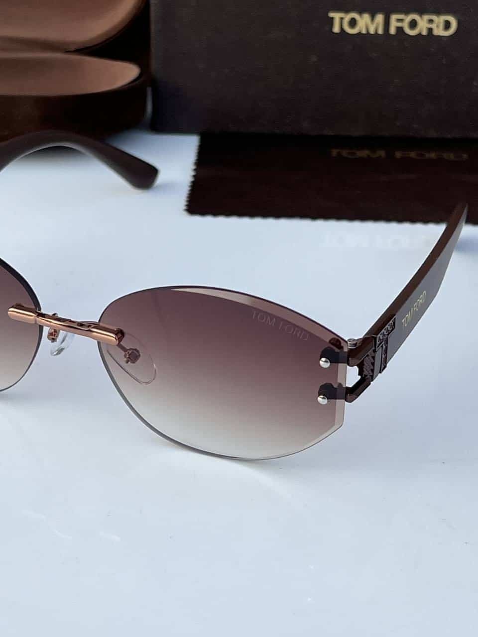 TomFoRD_58178_brown