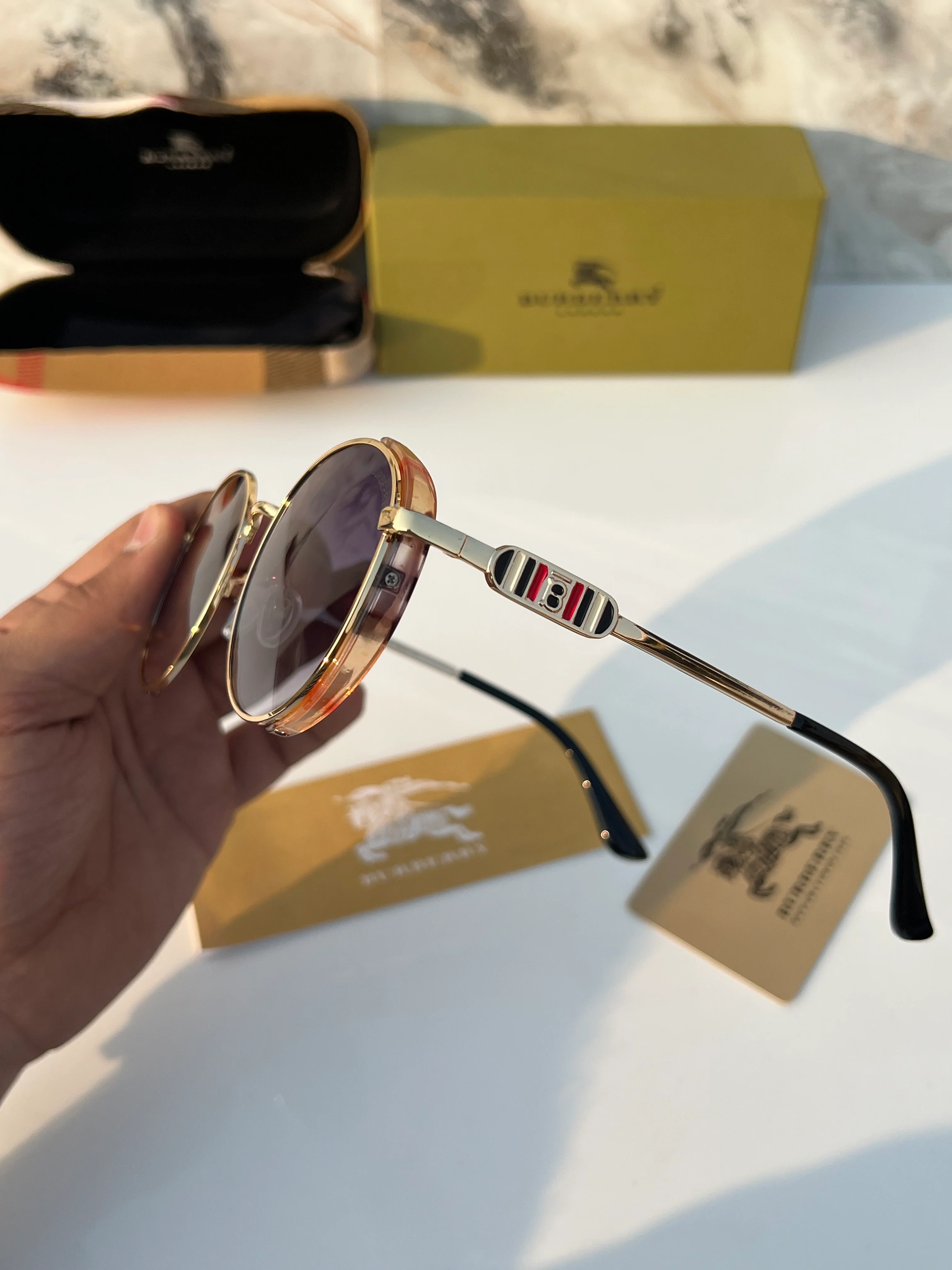 burBerRY_2501_gold_black