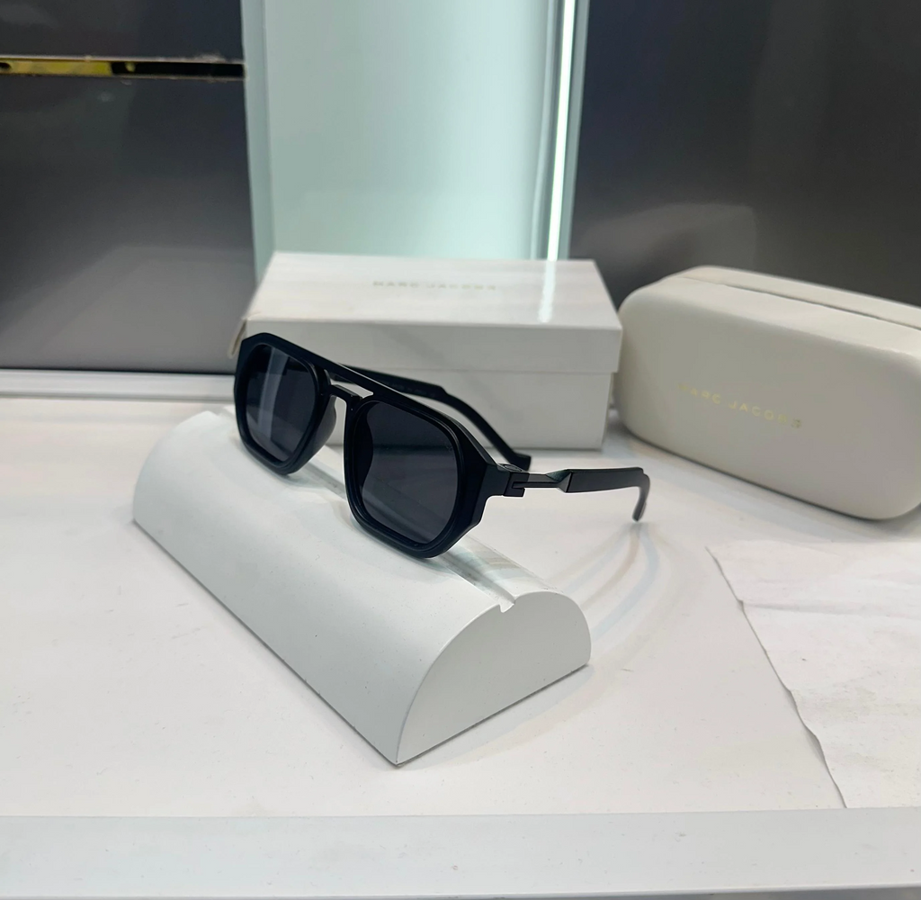 MarcJacobs All Black Premium Shades 9026