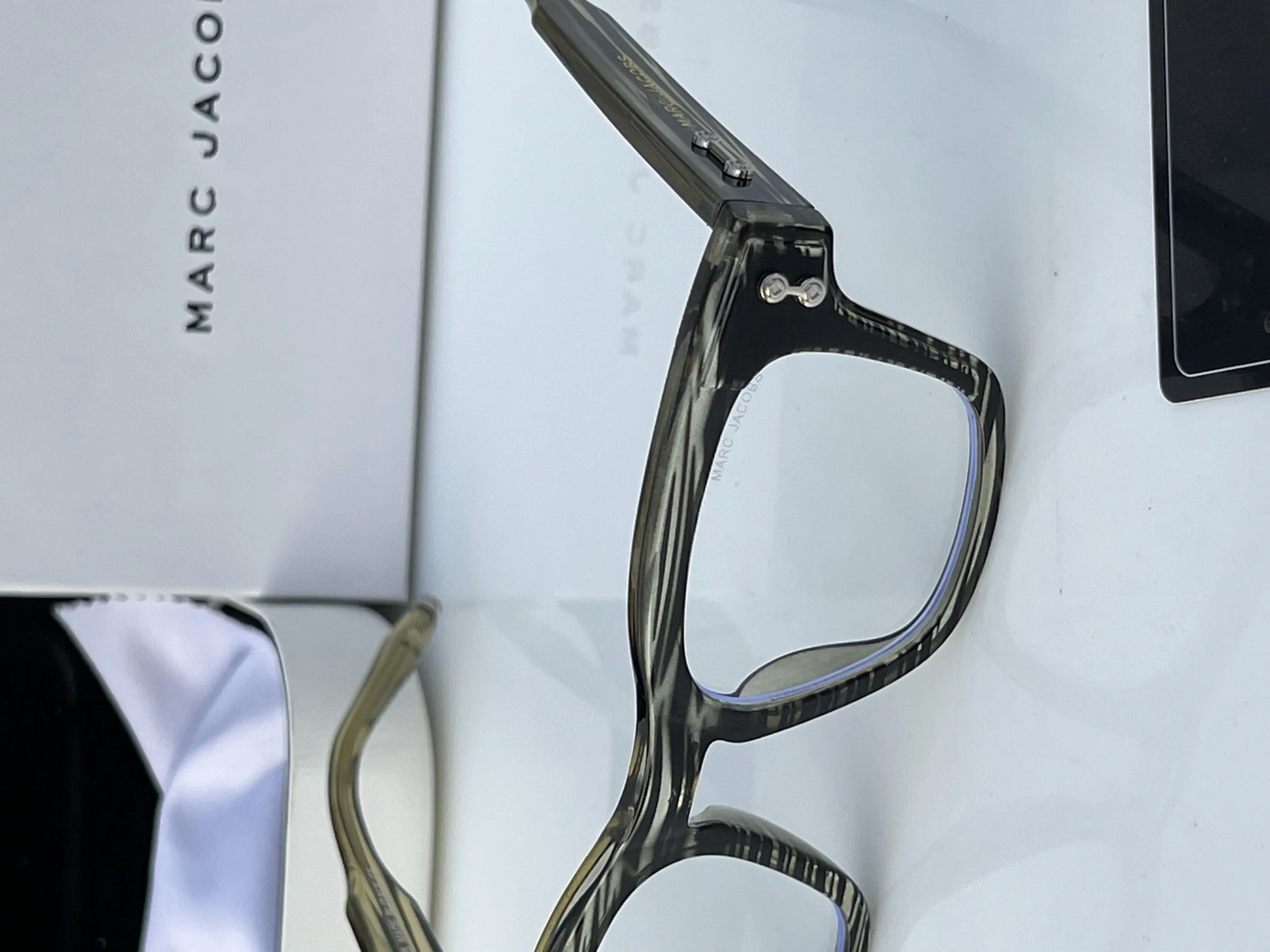 Marc_jacobs_1142_green_plano