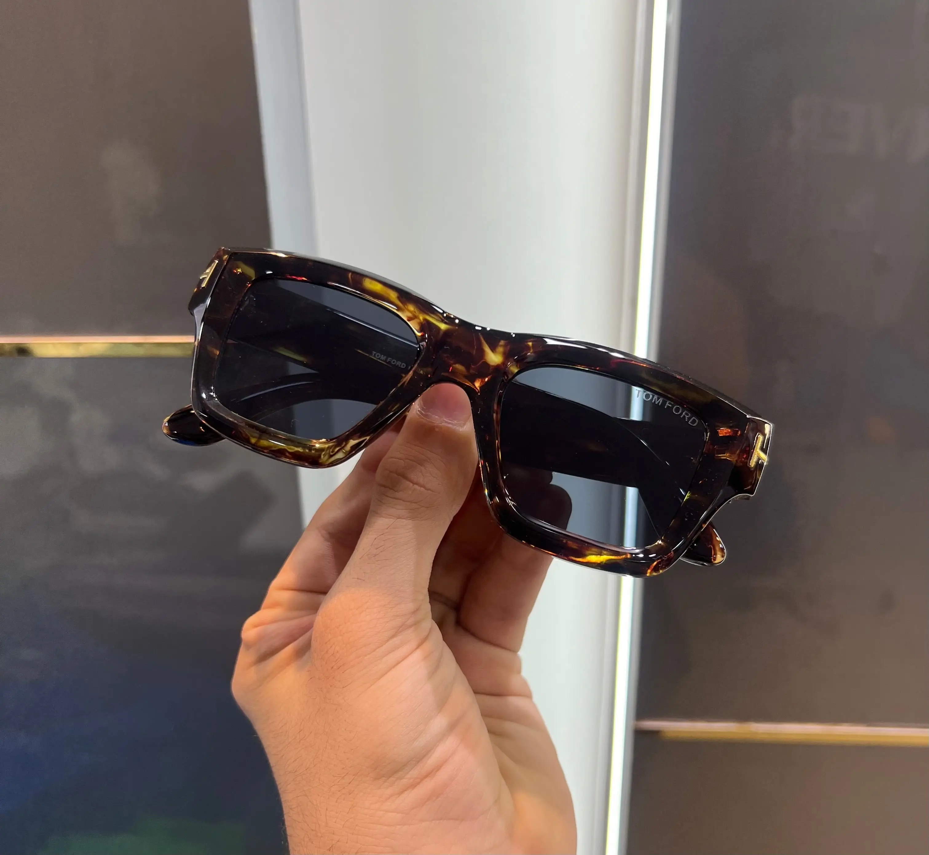 Tomf0rd Tiger Black Premium Shade 184