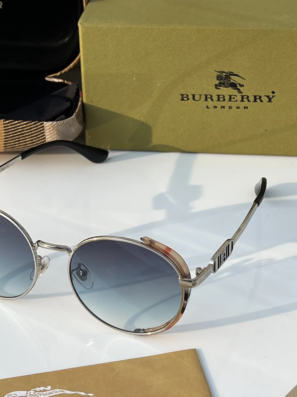 BuRbErry_2501_silver_blue