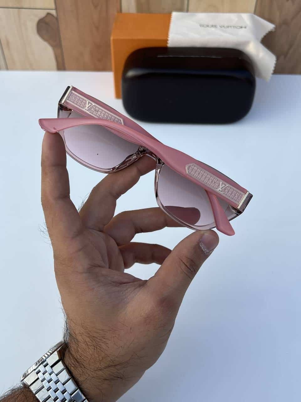Louis_vuitton_2900_pink