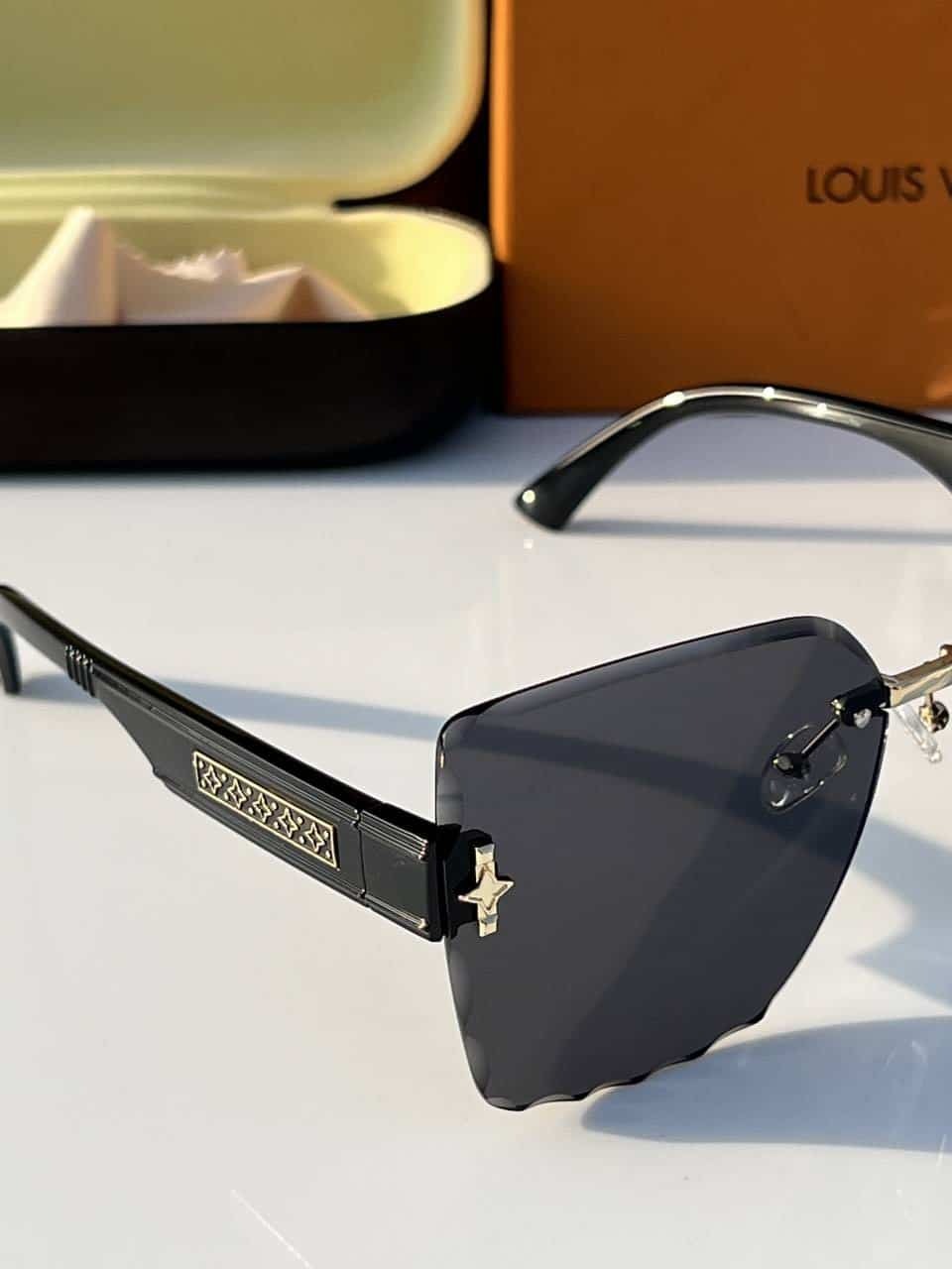 Louis_vuitton_23156_Black