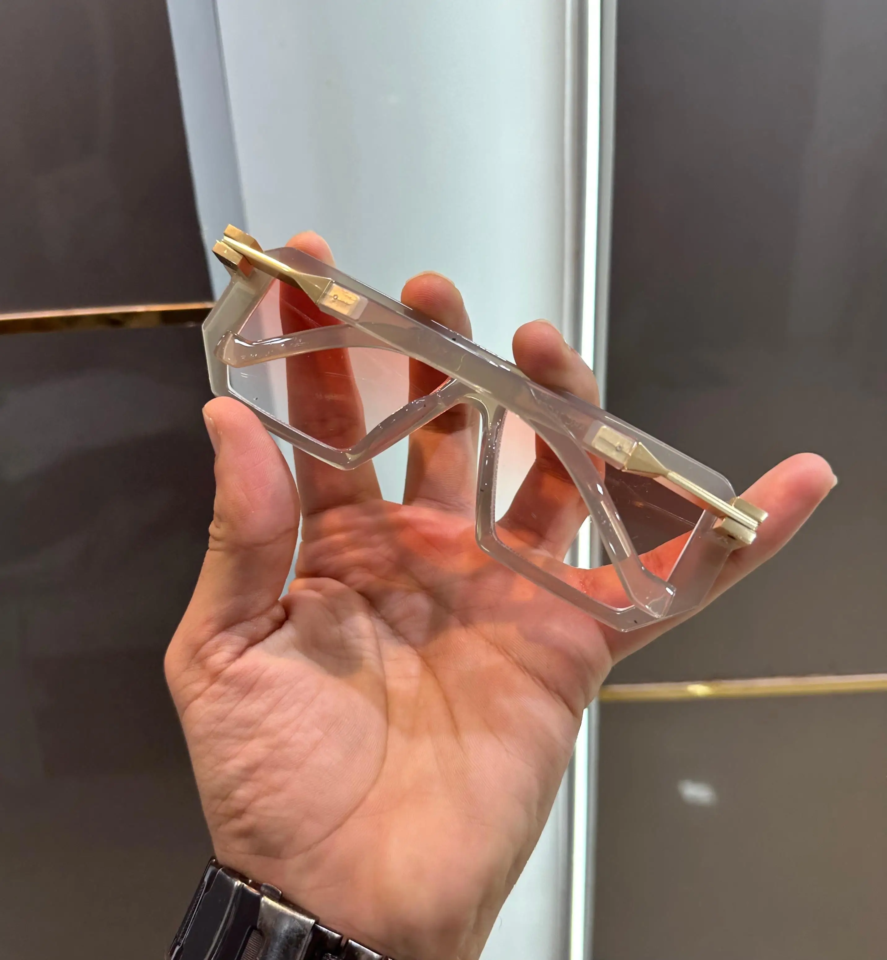 Marc Jacobs Grey Peach Premium Shades 725