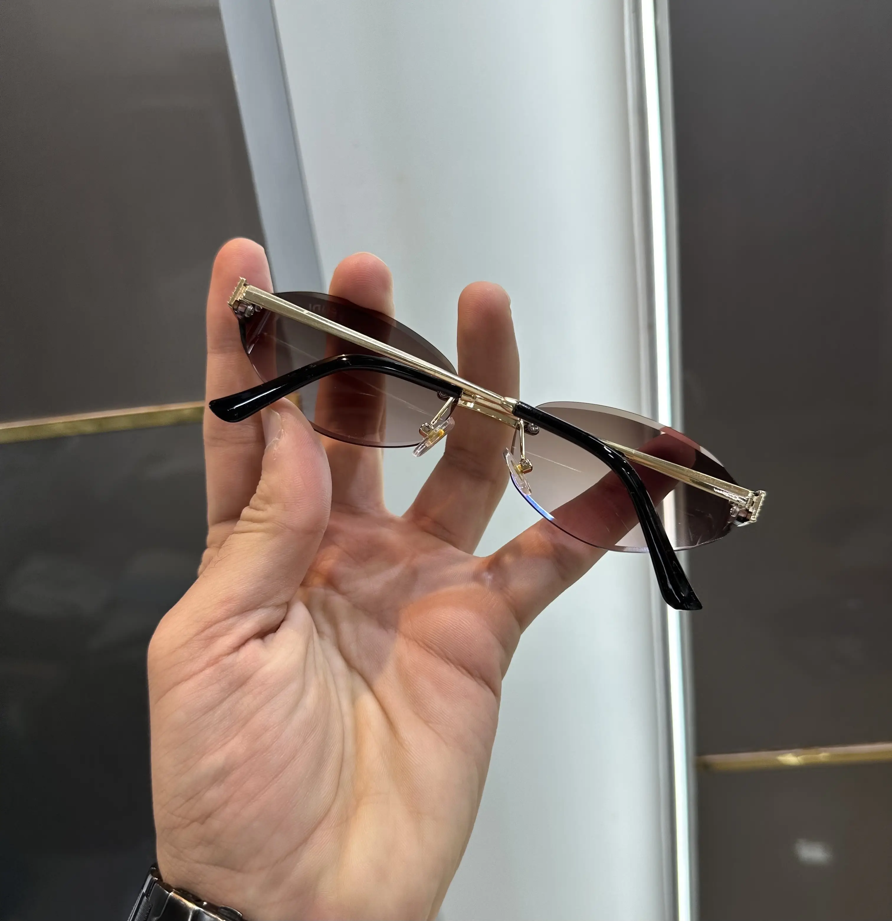 Fend i Designer Gold Brown Prwmium Shades 8865