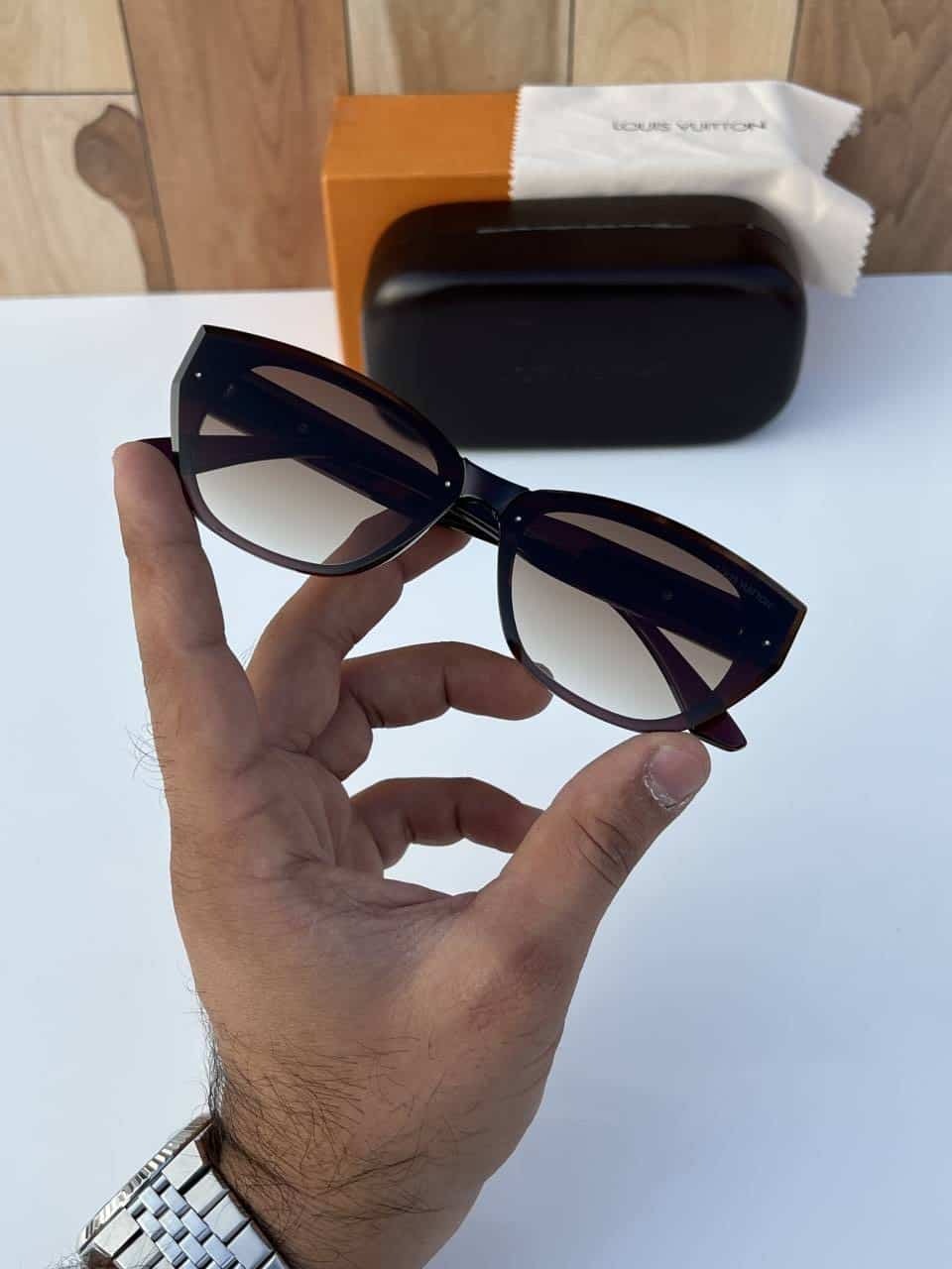 Louis_vuitton_2900_brown