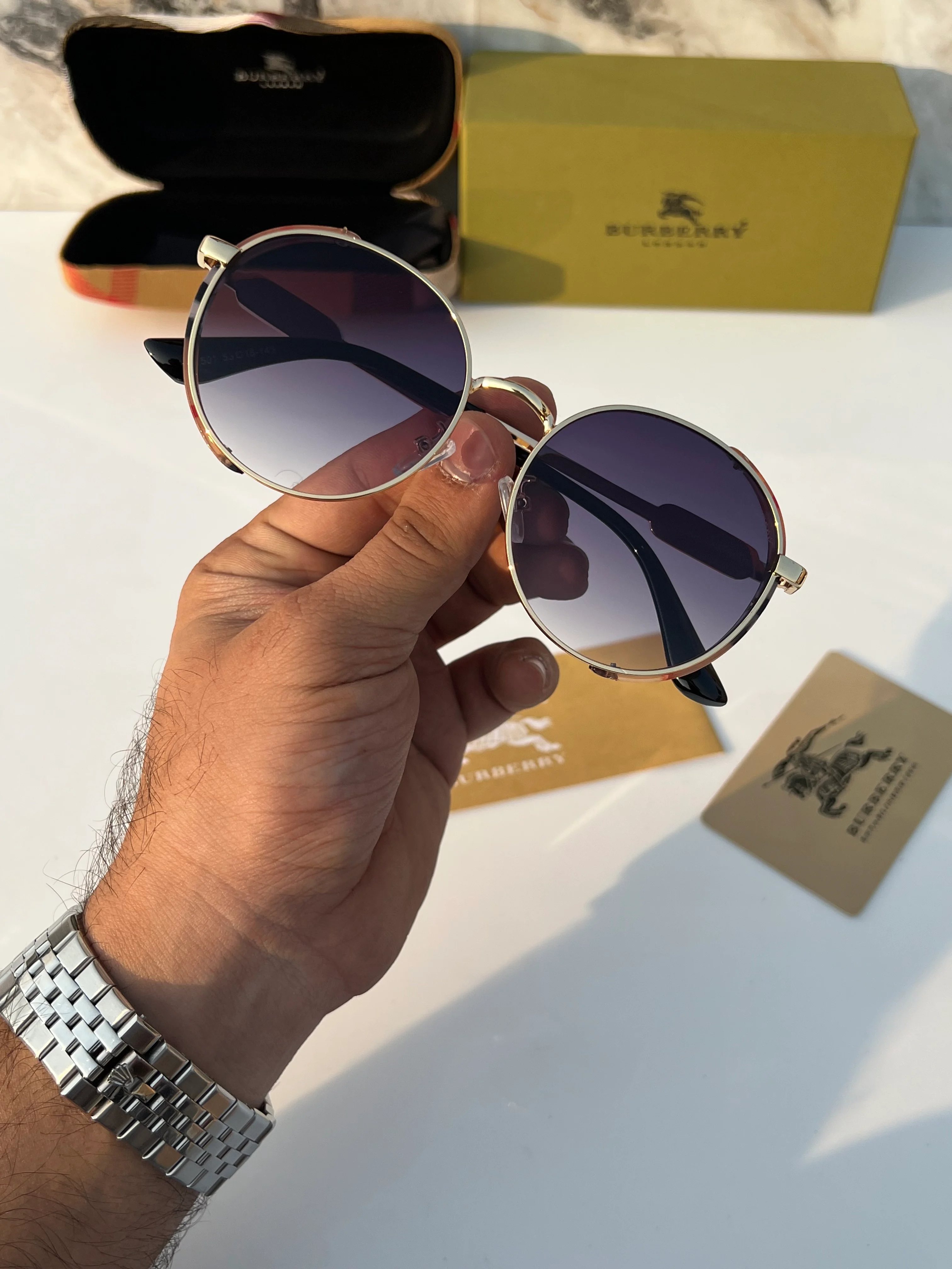 burBerRY_2501_gold_black