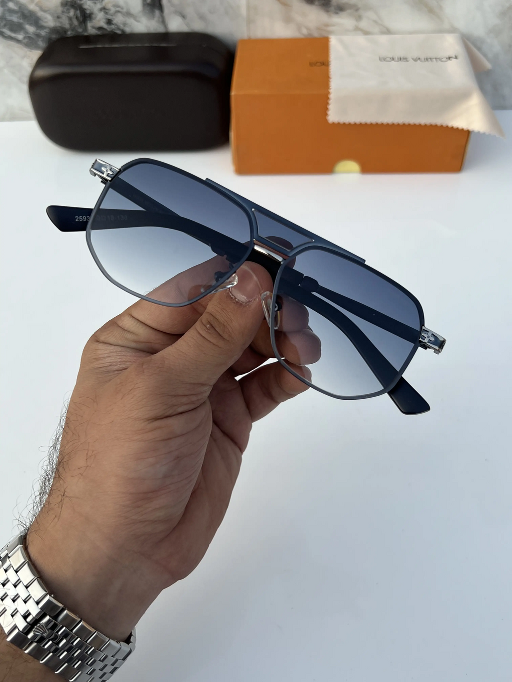 Louis_vuitton_2593_blue