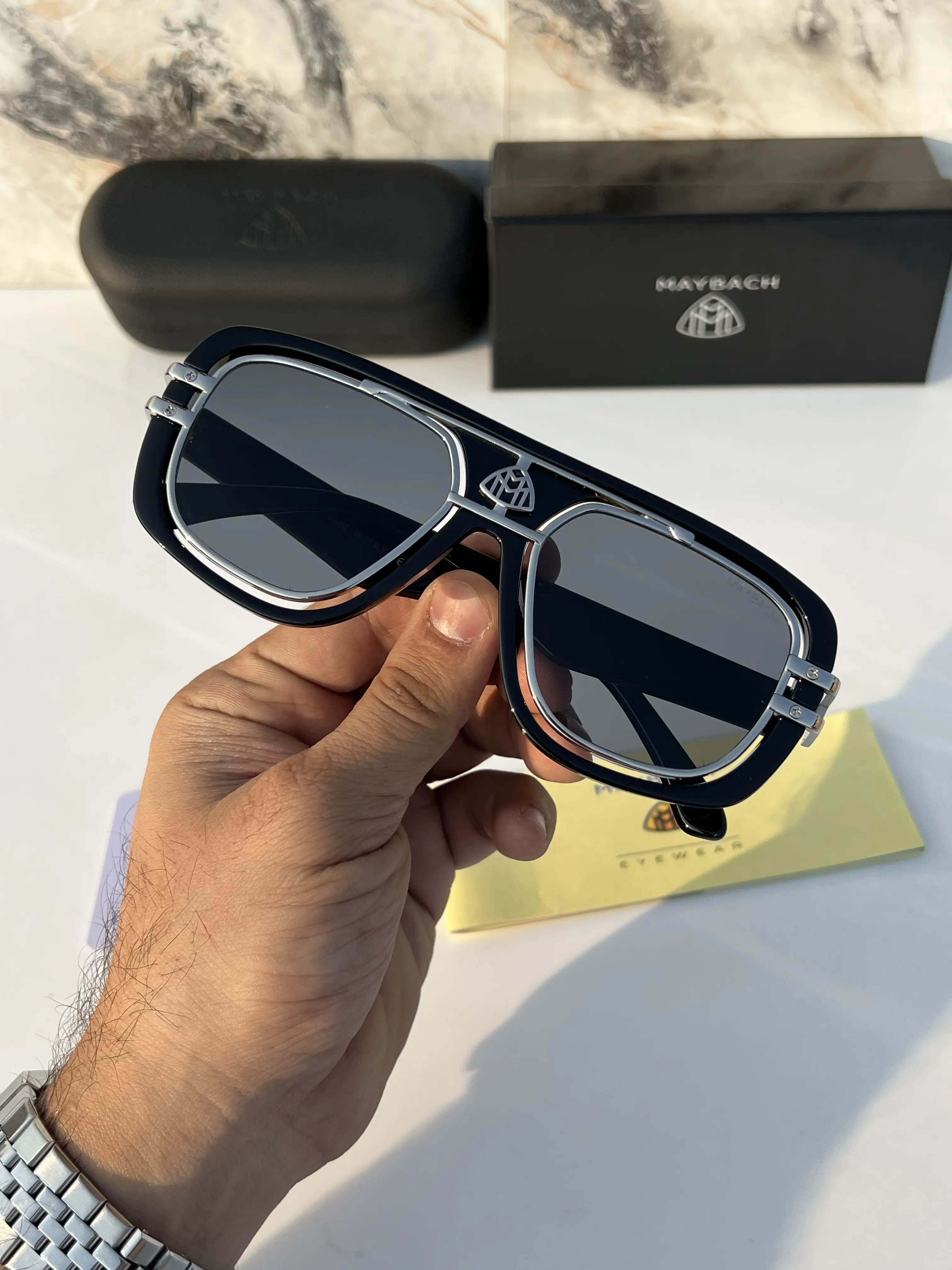 Maybach_7339_black_silver