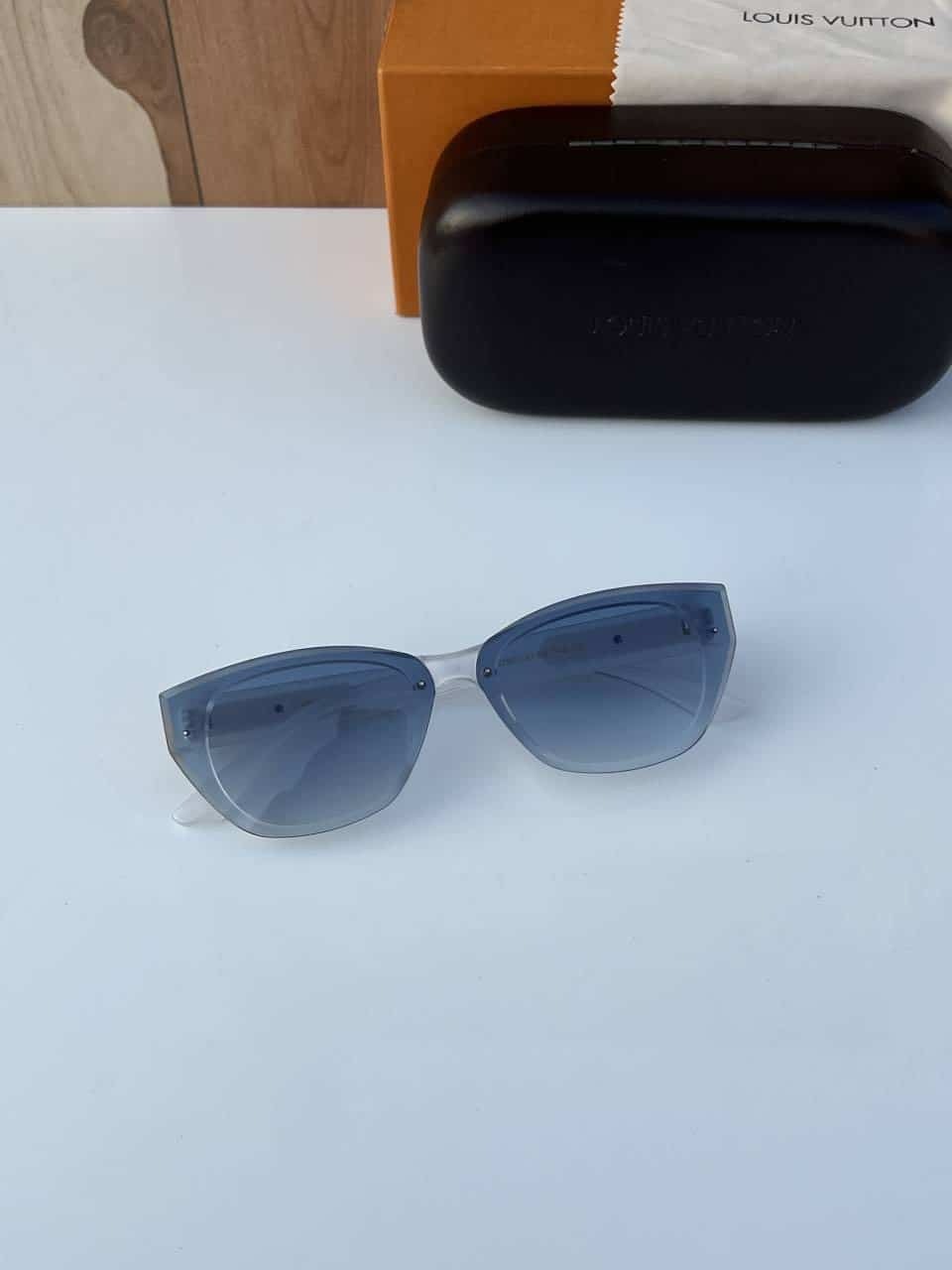 Louis_vuitton_2900_white_blue