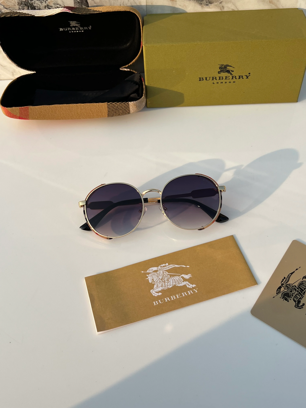 burBerRY_2501_gold_black