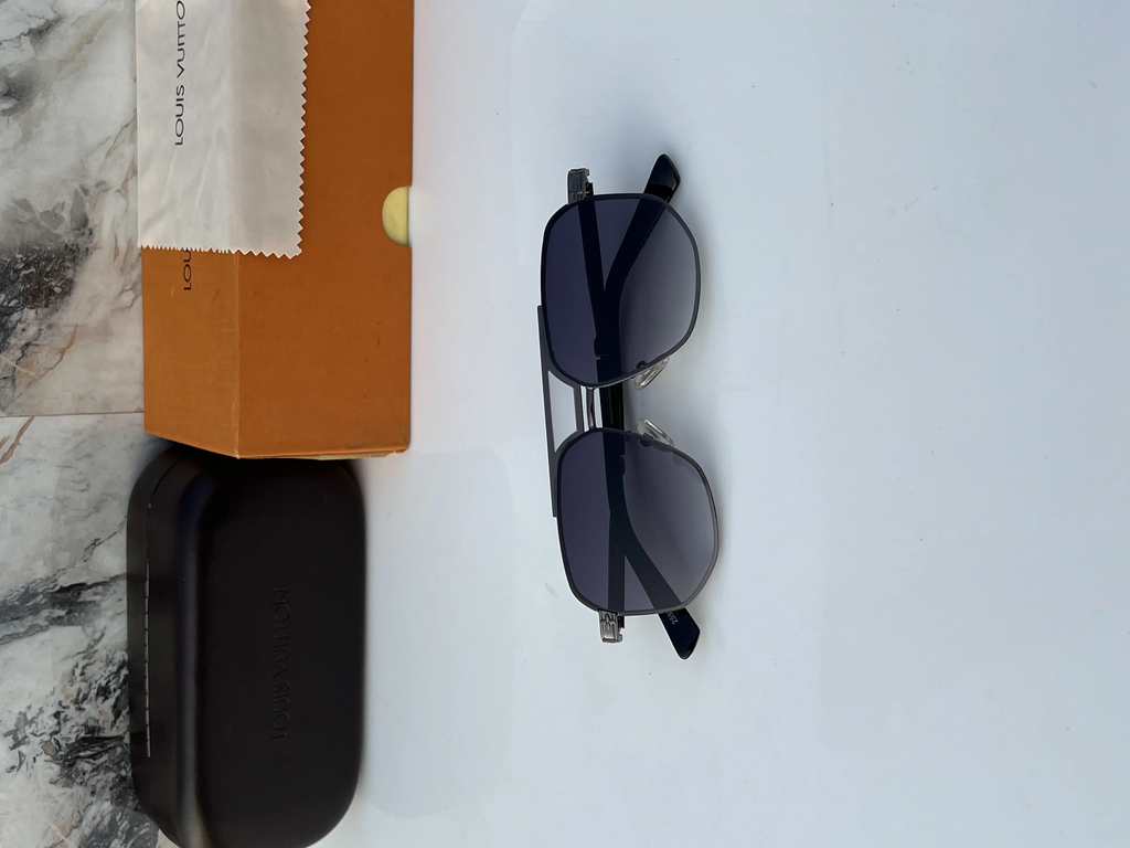 Louis_vuitton_2593_green_shaded